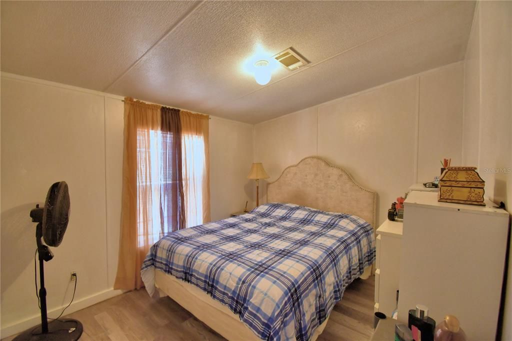 На продажу: $380,000 (4 спален, 2 ванн, 2432 Квадратных фут)