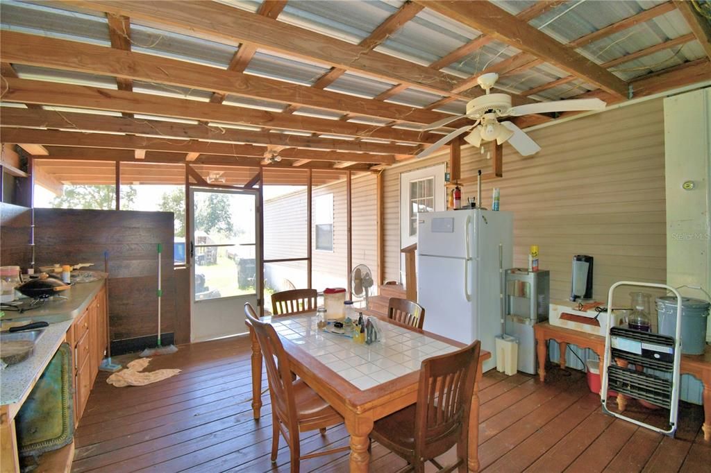 На продажу: $380,000 (4 спален, 2 ванн, 2432 Квадратных фут)