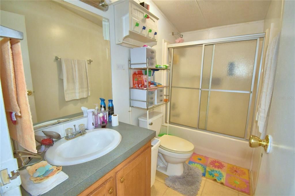 На продажу: $380,000 (4 спален, 2 ванн, 2432 Квадратных фут)