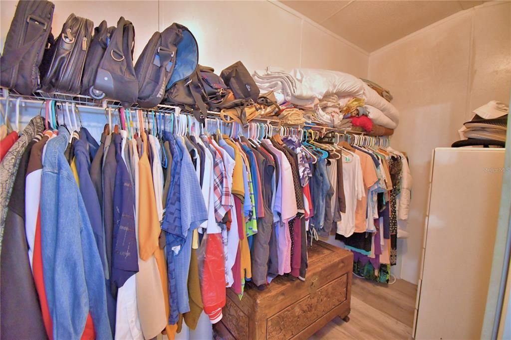 На продажу: $380,000 (4 спален, 2 ванн, 2432 Квадратных фут)