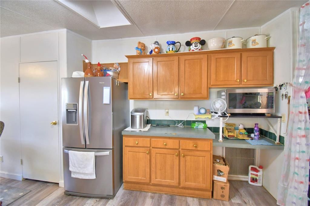 На продажу: $380,000 (4 спален, 2 ванн, 2432 Квадратных фут)