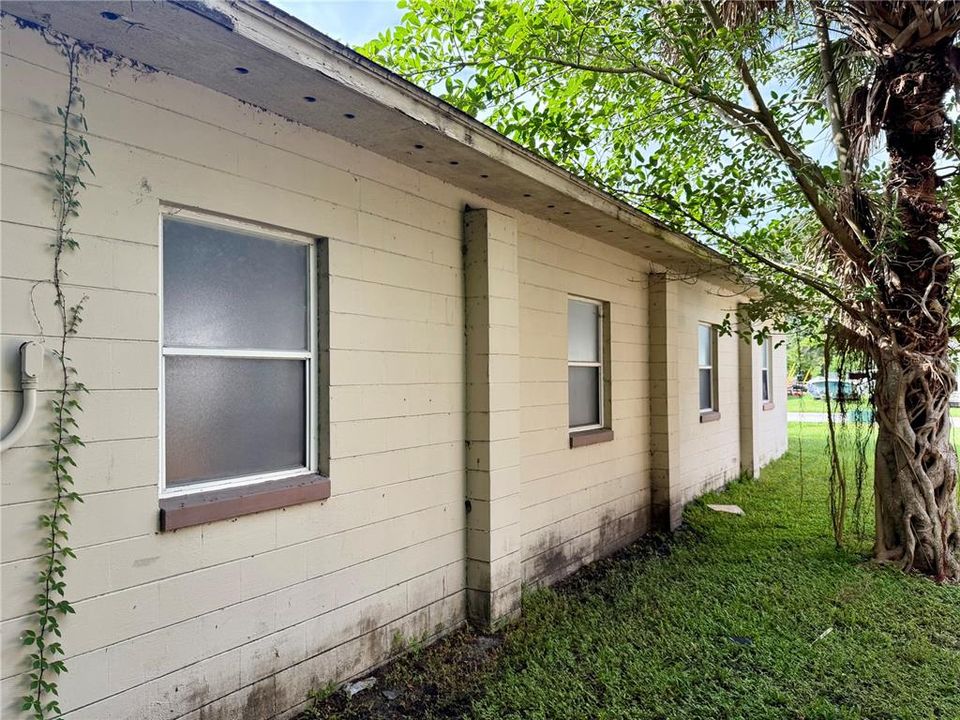 待售: $250,000 (0 贝兹, 0 浴室, 1300 平方英尺)