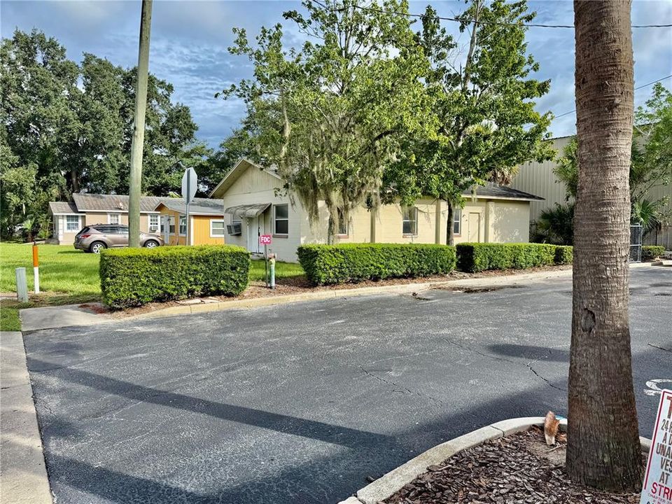 待售: $250,000 (0 贝兹, 0 浴室, 1300 平方英尺)