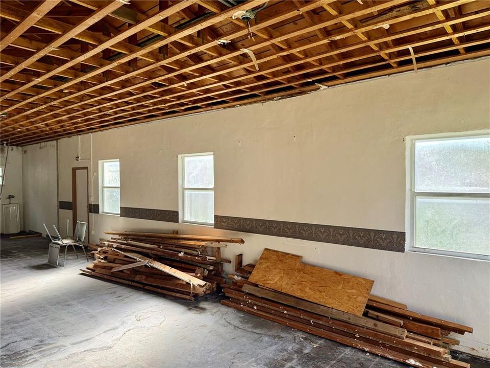 待售: $250,000 (0 贝兹, 0 浴室, 1300 平方英尺)