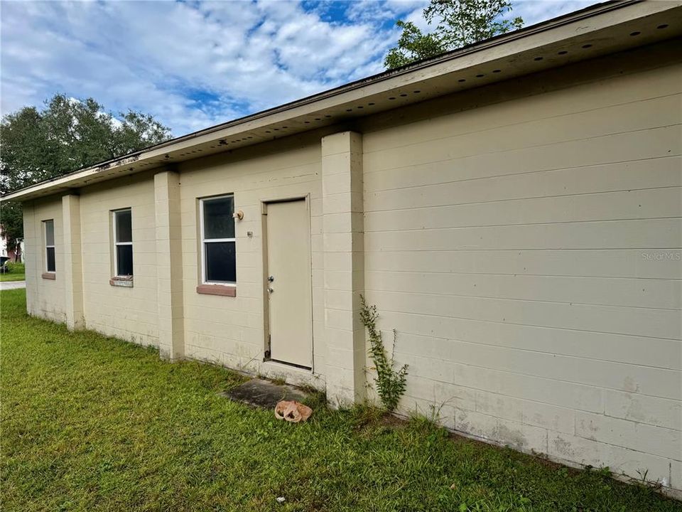 待售: $250,000 (0 贝兹, 0 浴室, 1300 平方英尺)