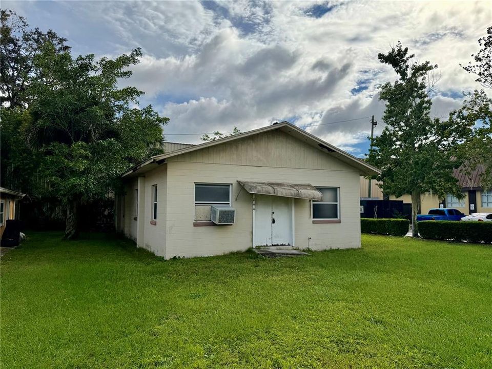 待售: $250,000 (0 贝兹, 0 浴室, 1300 平方英尺)