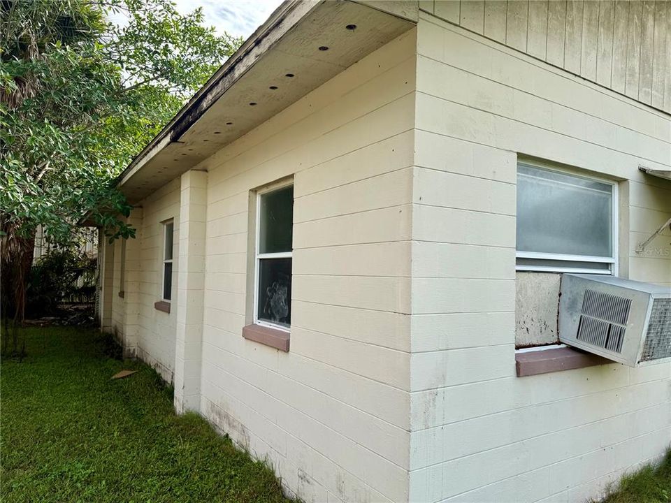 待售: $250,000 (0 贝兹, 0 浴室, 1300 平方英尺)