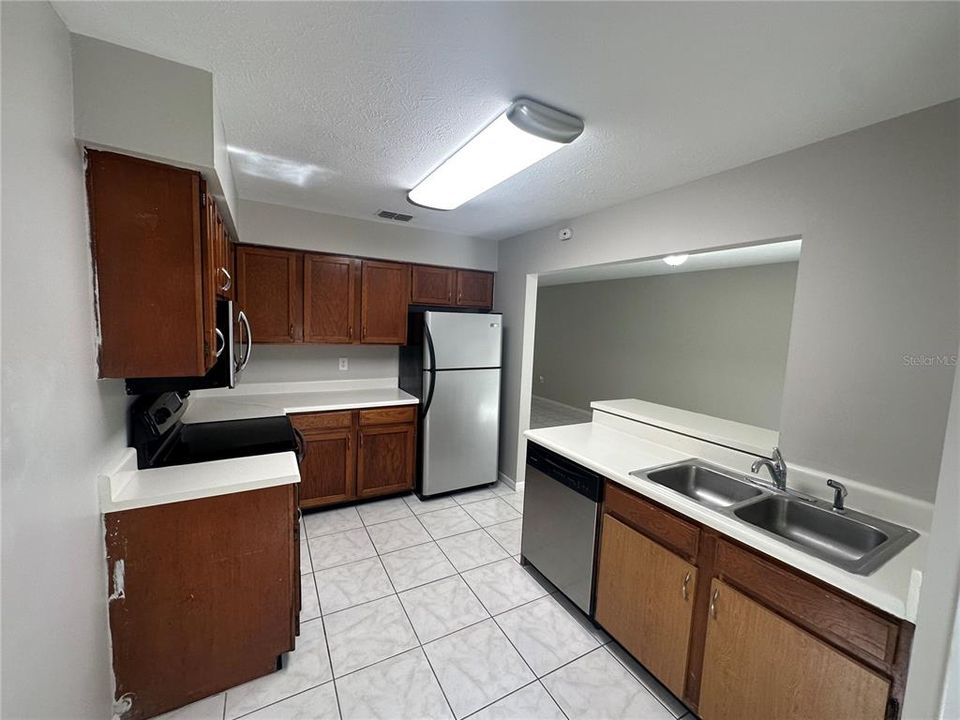 For Rent: $1,575 (3 beds, 2 baths, 1230 Square Feet)