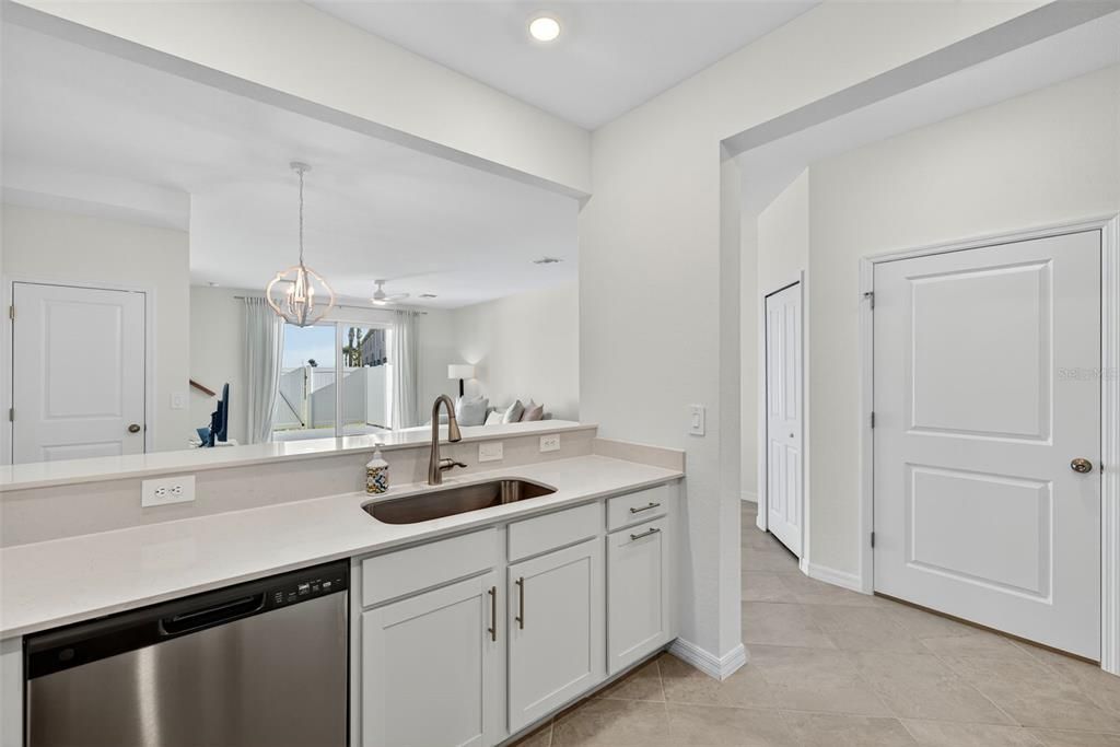 待售: $229,900 (3 贝兹, 2 浴室, 1879 平方英尺)