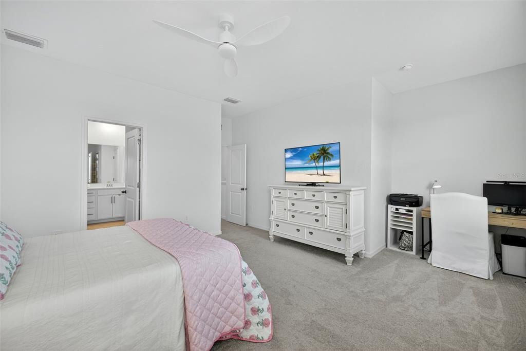 待售: $229,900 (3 贝兹, 2 浴室, 1879 平方英尺)