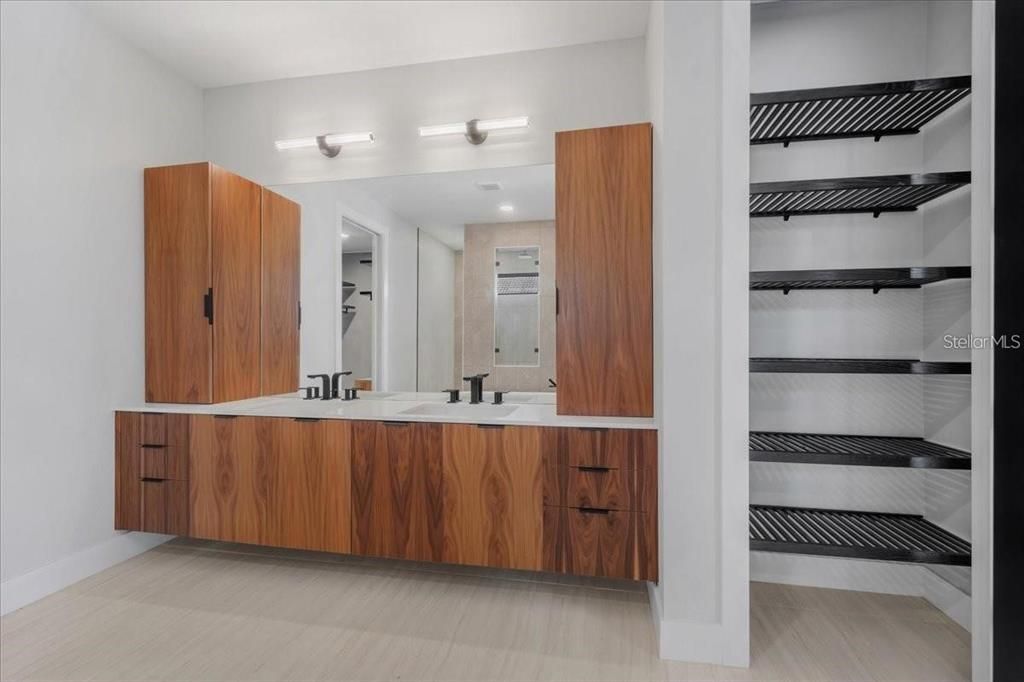 For Sale: $1,899,000 (4 beds, 3 baths, 2606 Square Feet)