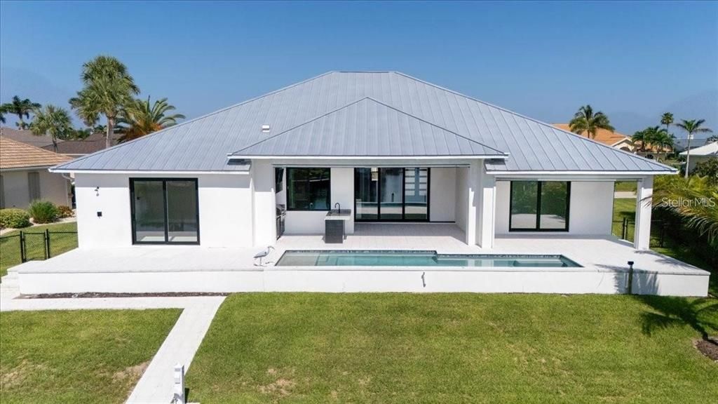 For Sale: $1,899,000 (4 beds, 3 baths, 2606 Square Feet)