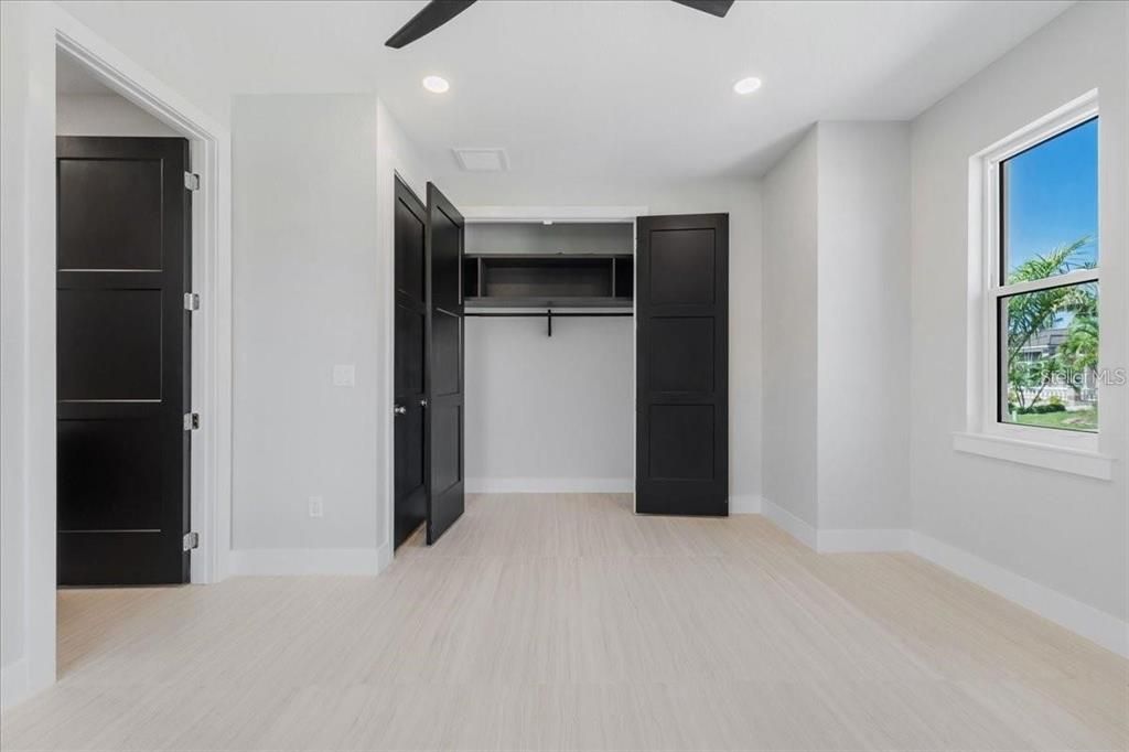 For Sale: $1,899,000 (4 beds, 3 baths, 2606 Square Feet)