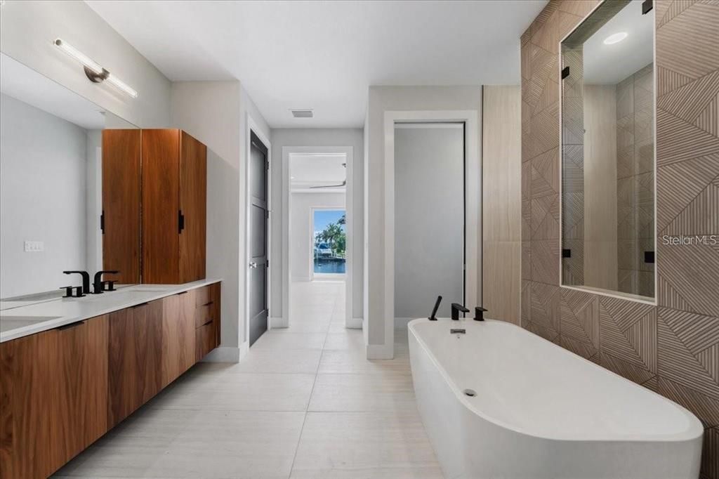 For Sale: $1,899,000 (4 beds, 3 baths, 2606 Square Feet)