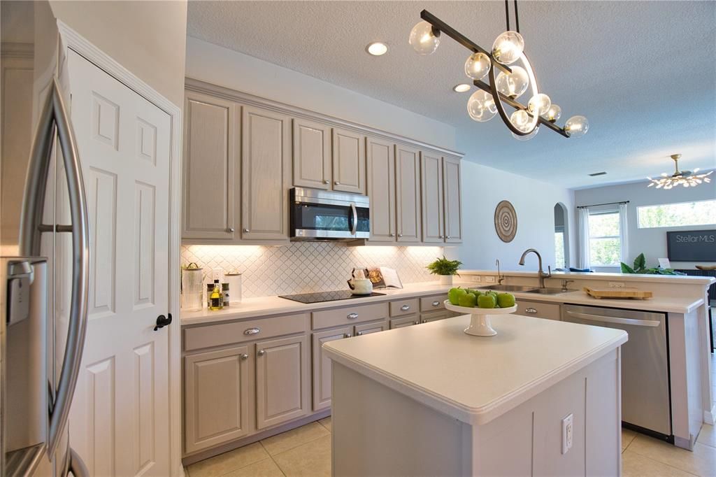 待售: $980,000 (4 贝兹, 3 浴室, 3473 平方英尺)