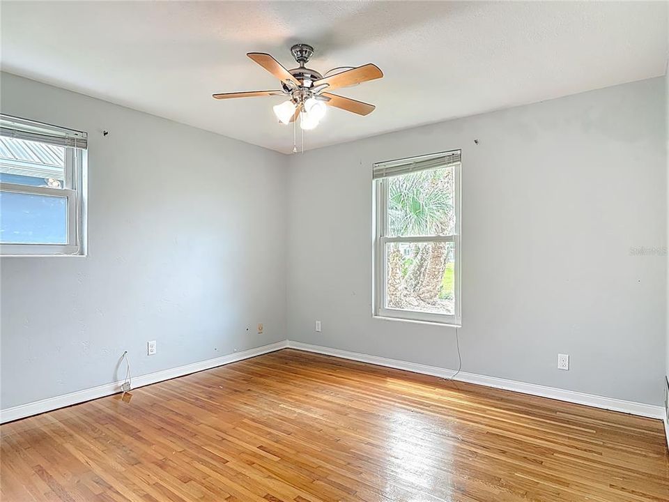 Active With Contract: $384,900 (3 beds, 2 baths, 1778 Square Feet)