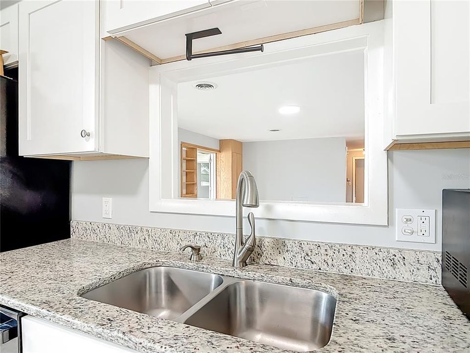 Active With Contract: $384,900 (3 beds, 2 baths, 1778 Square Feet)