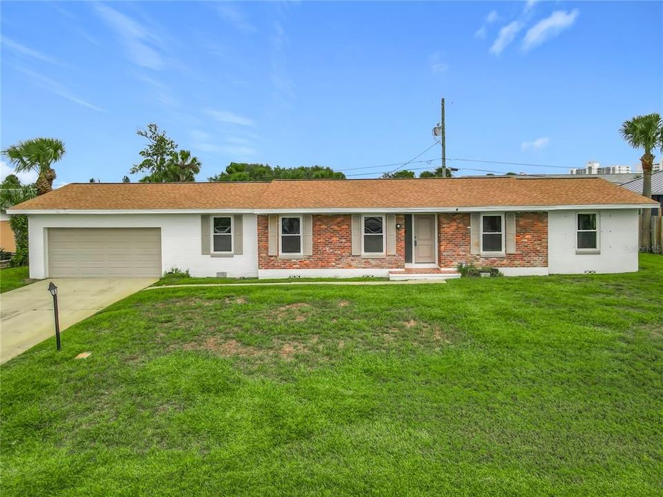 Active With Contract: $384,900 (3 beds, 2 baths, 1778 Square Feet)