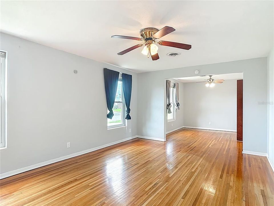 Active With Contract: $384,900 (3 beds, 2 baths, 1778 Square Feet)