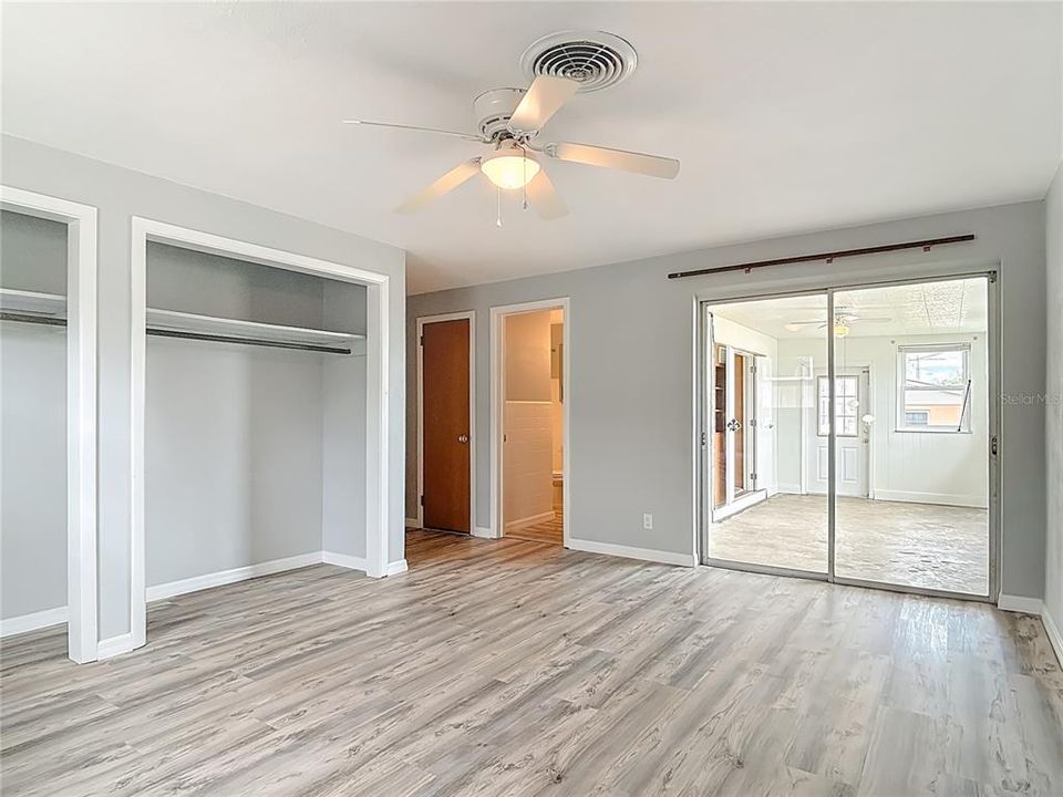 Active With Contract: $384,900 (3 beds, 2 baths, 1778 Square Feet)