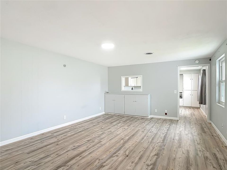 Active With Contract: $384,900 (3 beds, 2 baths, 1778 Square Feet)