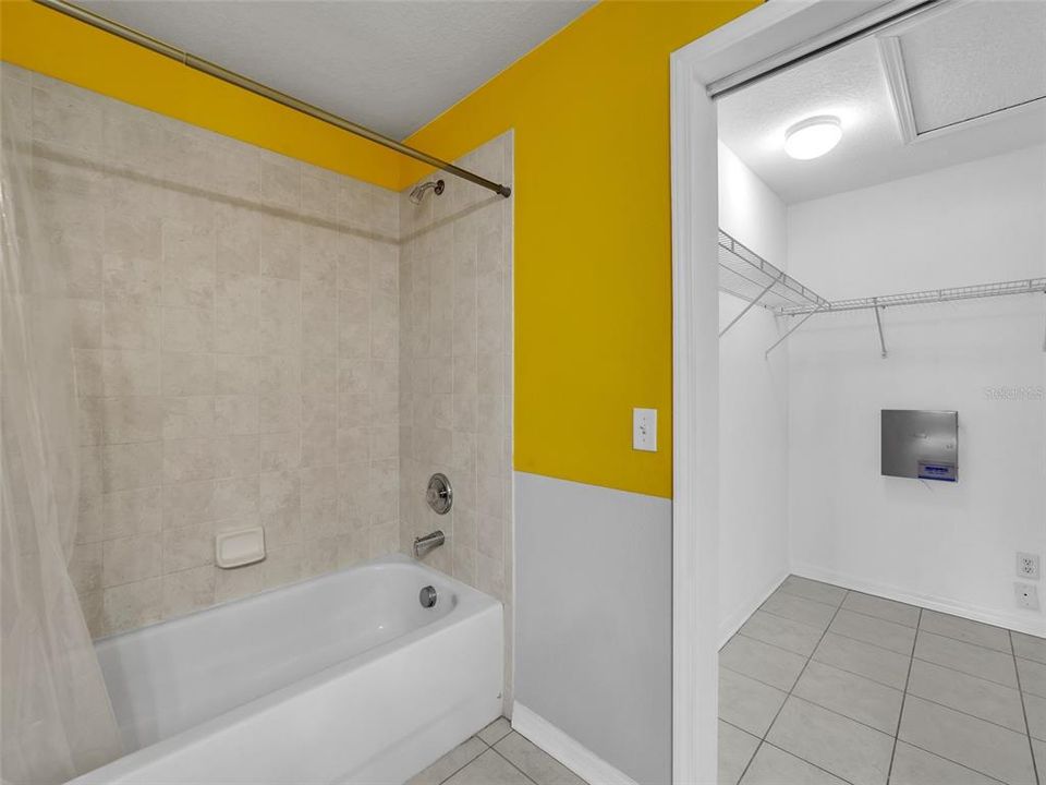 Activo con contrato: $199,900 (2 camas, 2 baños, 1539 Pies cuadrados)