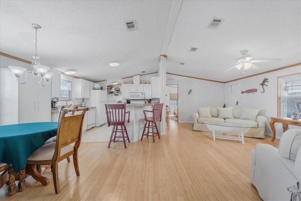 待售: $269,900 (3 贝兹, 2 浴室, 1344 平方英尺)