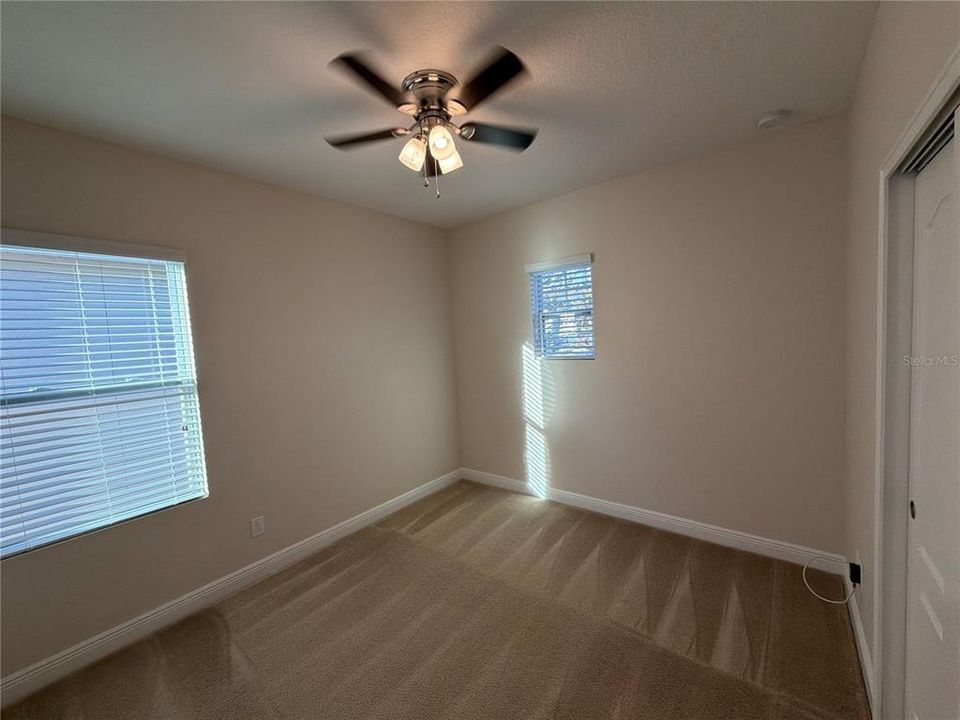 合同活跃: $3,000 (3 贝兹, 2 浴室, 2426 平方英尺)