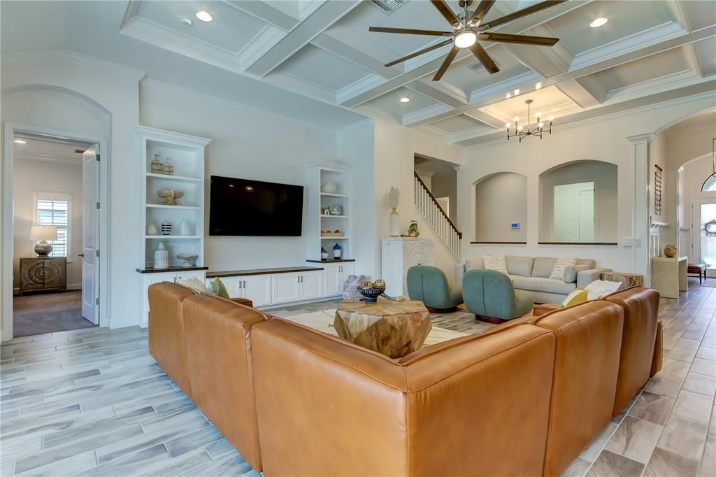 Activo con contrato: $1,229,900 (4 camas, 4 baños, 3138 Pies cuadrados)