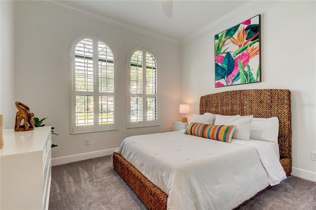 Activo con contrato: $1,229,900 (4 camas, 4 baños, 3138 Pies cuadrados)