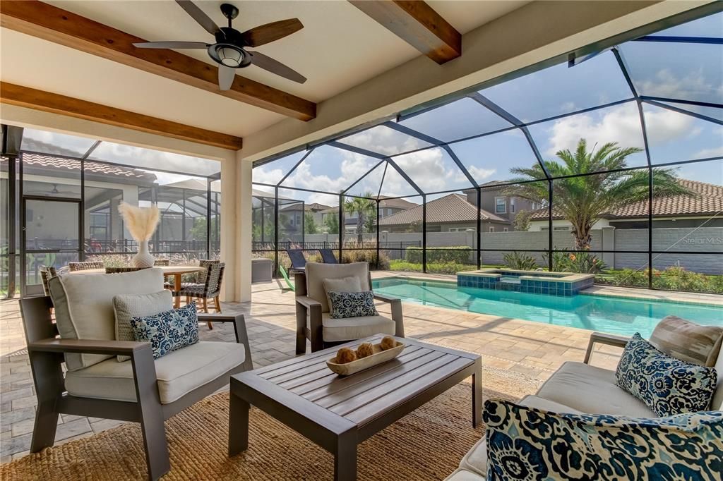 Activo con contrato: $1,229,900 (4 camas, 4 baños, 3138 Pies cuadrados)