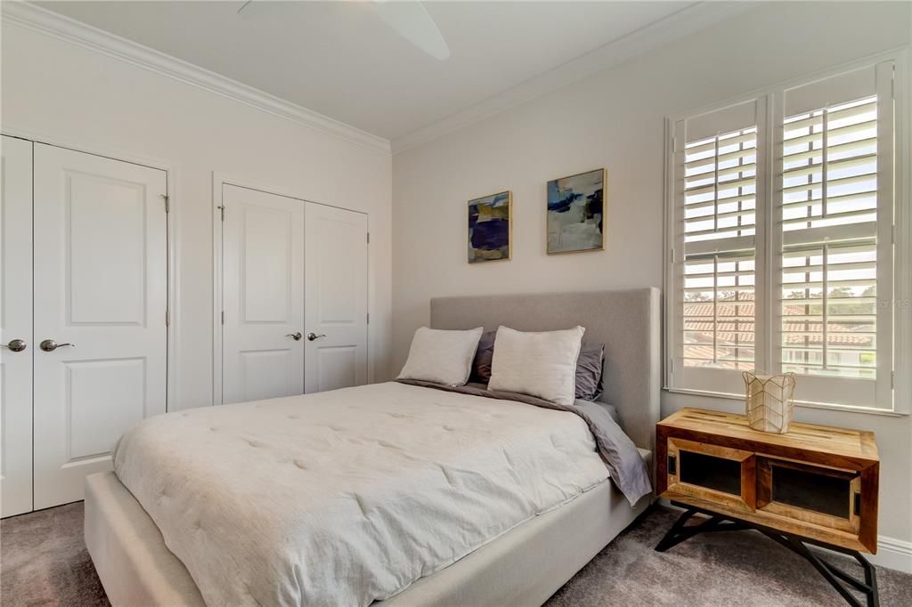 Activo con contrato: $1,229,900 (4 camas, 4 baños, 3138 Pies cuadrados)