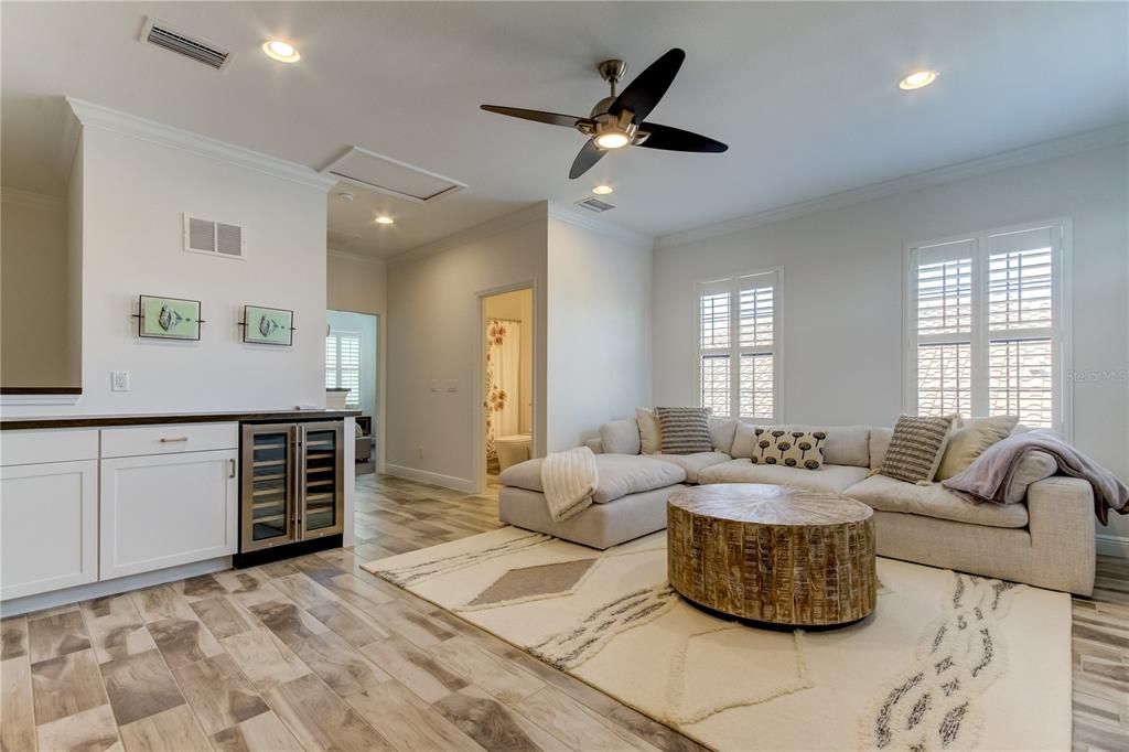 Activo con contrato: $1,229,900 (4 camas, 4 baños, 3138 Pies cuadrados)