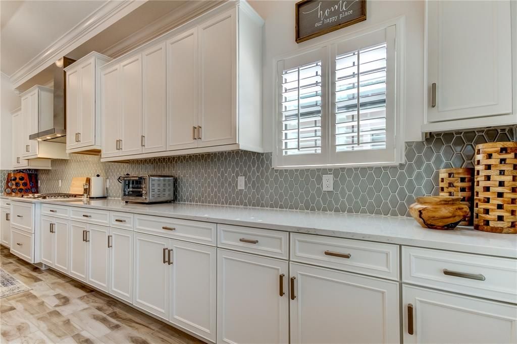 Activo con contrato: $1,229,900 (4 camas, 4 baños, 3138 Pies cuadrados)