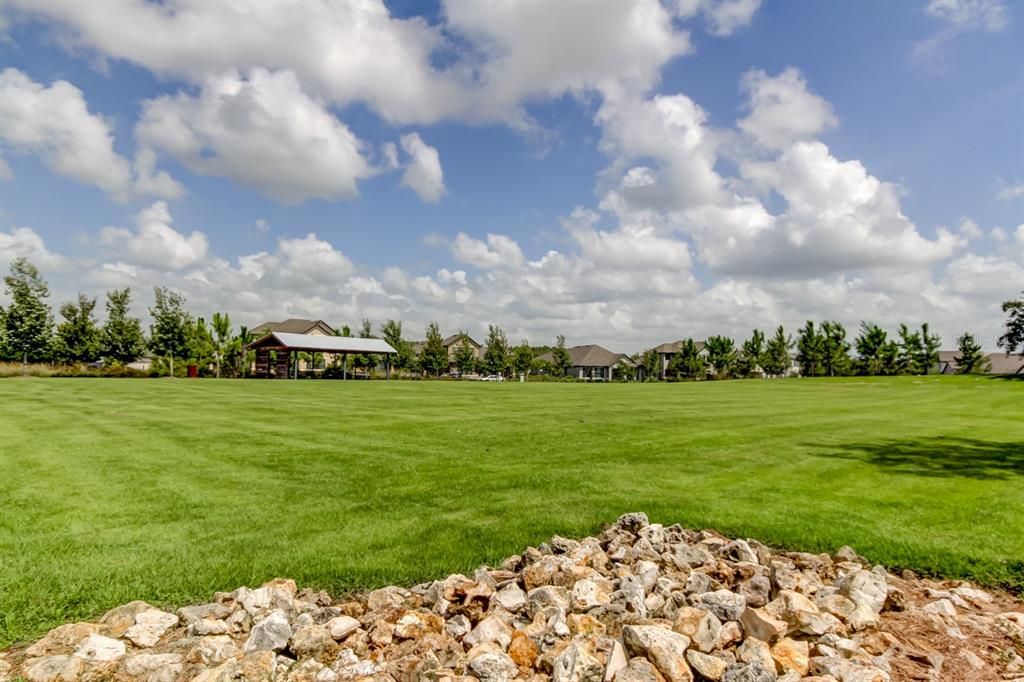 Activo con contrato: $1,229,900 (4 camas, 4 baños, 3138 Pies cuadrados)