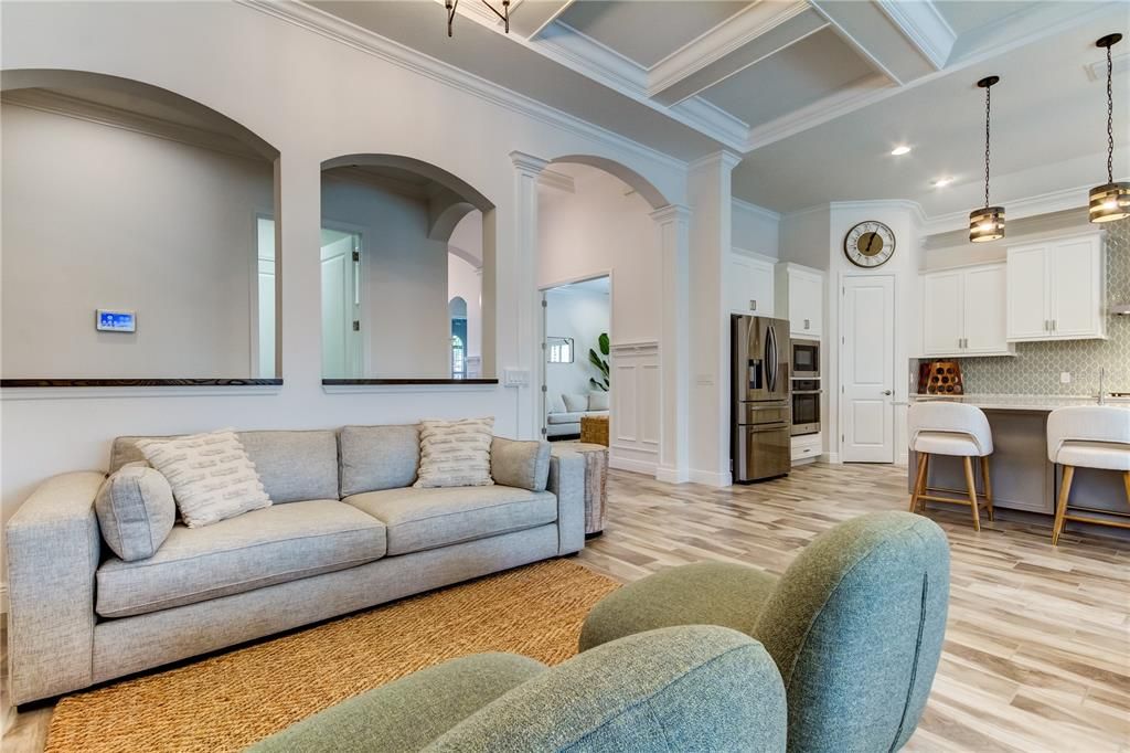 Activo con contrato: $1,229,900 (4 camas, 4 baños, 3138 Pies cuadrados)