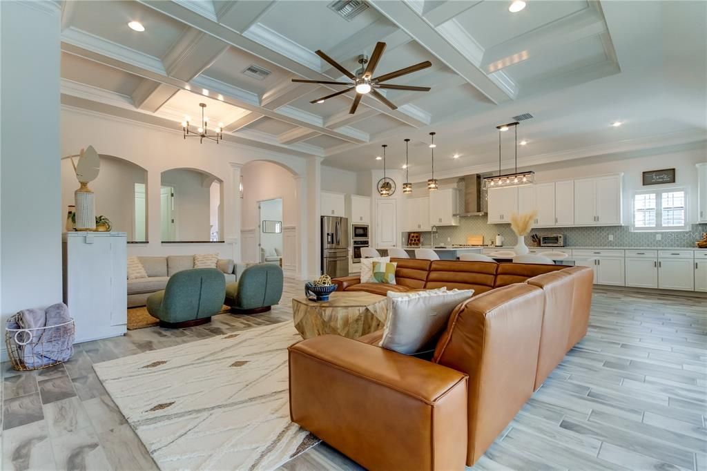 Activo con contrato: $1,229,900 (4 camas, 4 baños, 3138 Pies cuadrados)