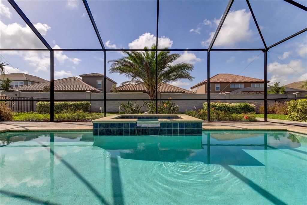 Activo con contrato: $1,229,900 (4 camas, 4 baños, 3138 Pies cuadrados)