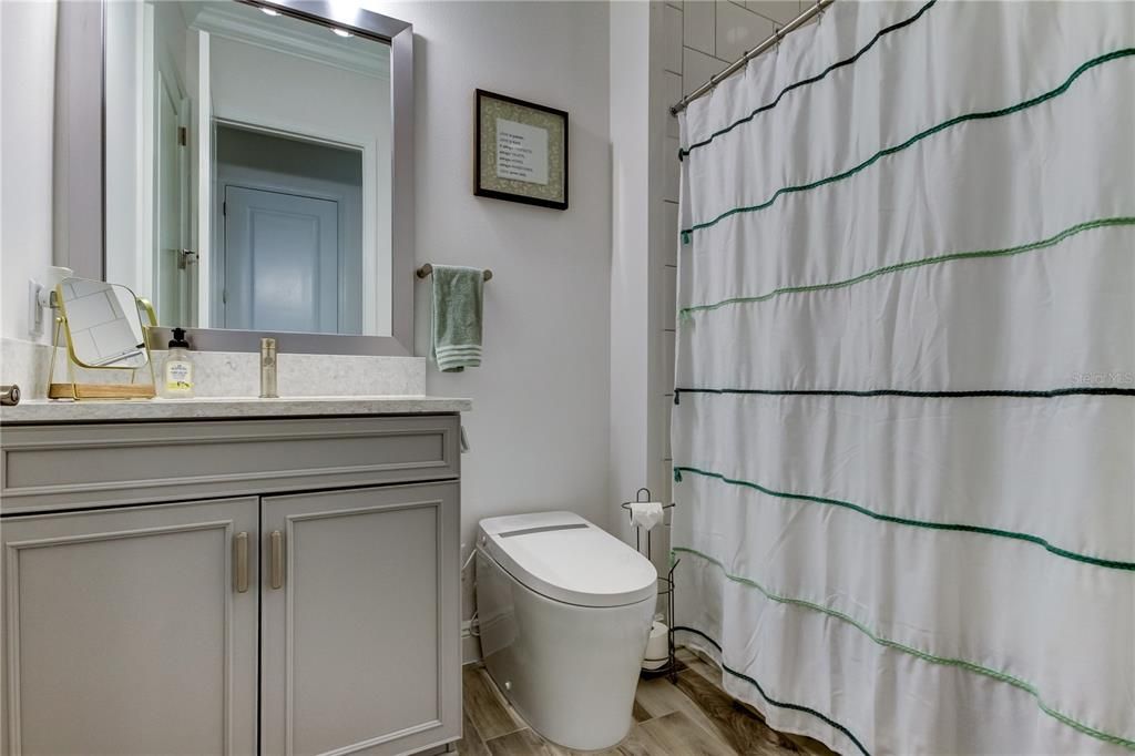 Activo con contrato: $1,229,900 (4 camas, 4 baños, 3138 Pies cuadrados)