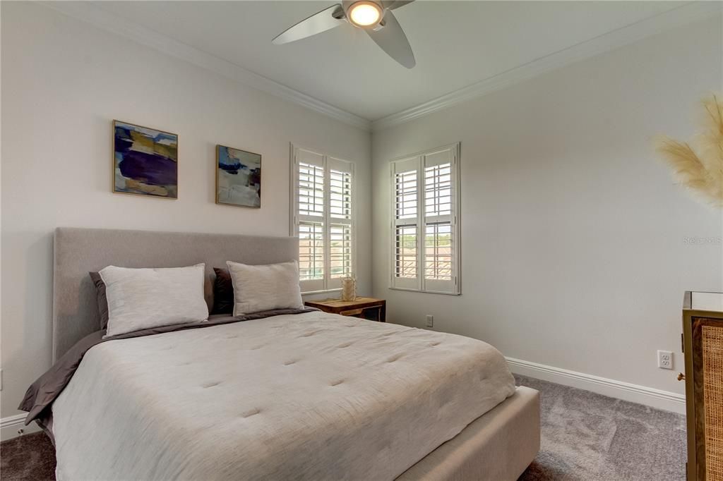 Activo con contrato: $1,229,900 (4 camas, 4 baños, 3138 Pies cuadrados)