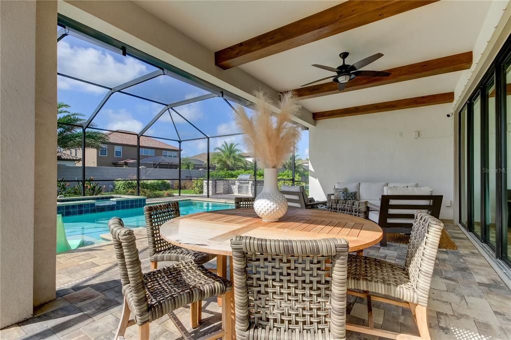 Activo con contrato: $1,229,900 (4 camas, 4 baños, 3138 Pies cuadrados)