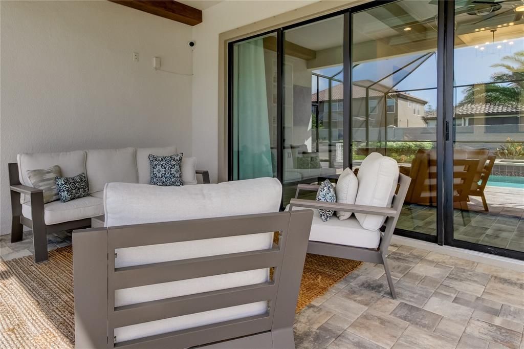 Activo con contrato: $1,229,900 (4 camas, 4 baños, 3138 Pies cuadrados)