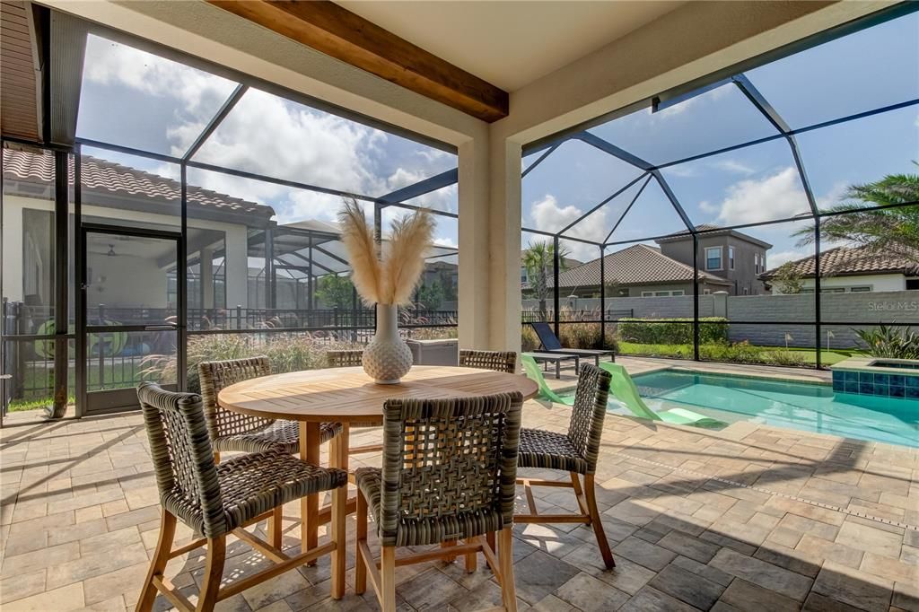 Activo con contrato: $1,229,900 (4 camas, 4 baños, 3138 Pies cuadrados)