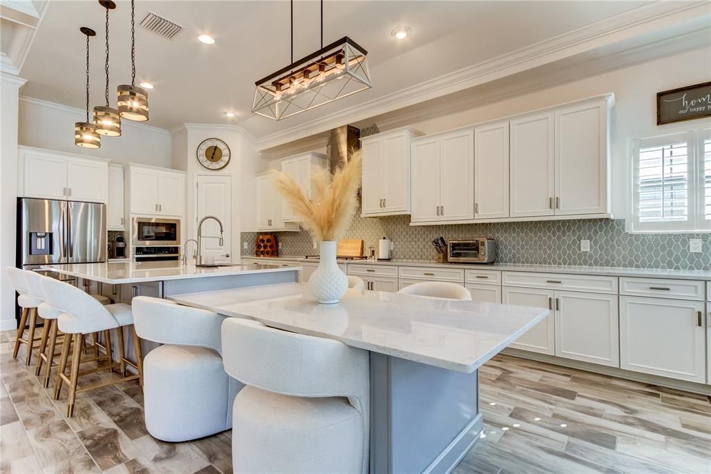 Activo con contrato: $1,229,900 (4 camas, 4 baños, 3138 Pies cuadrados)