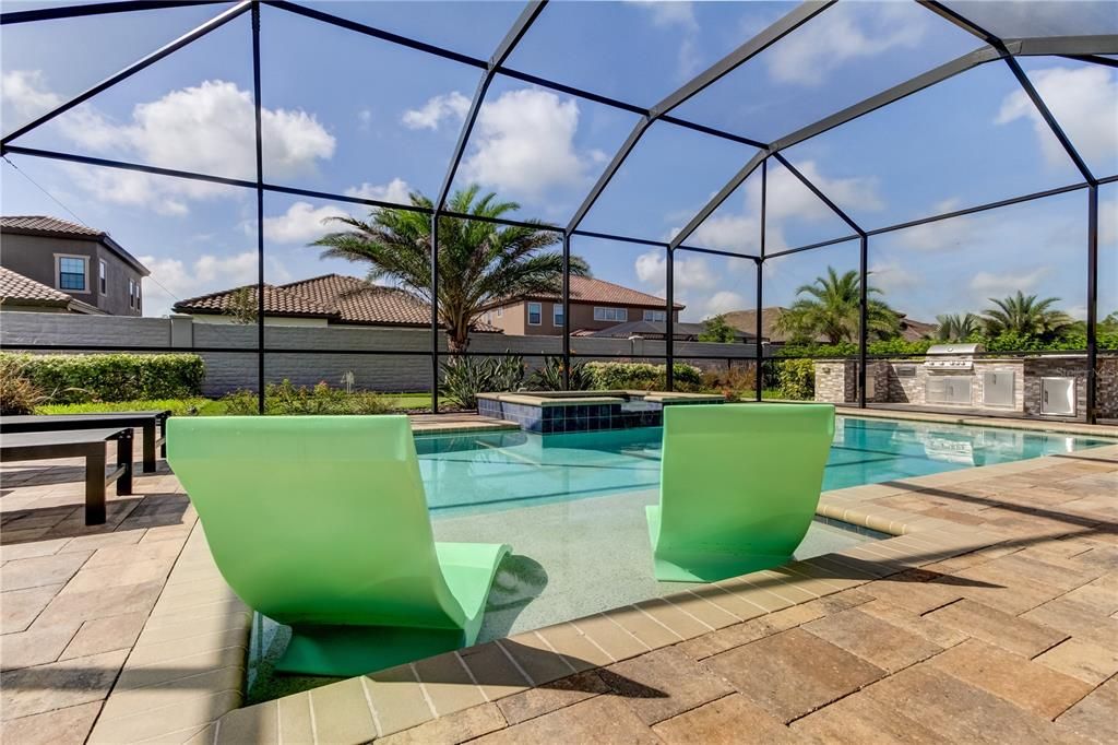 Activo con contrato: $1,229,900 (4 camas, 4 baños, 3138 Pies cuadrados)