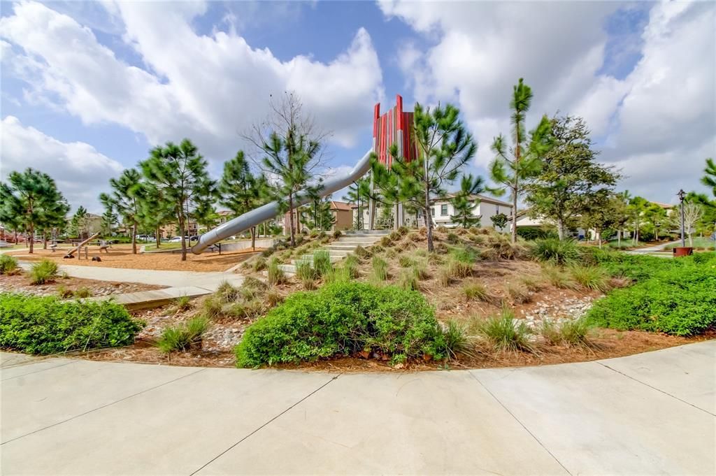 Activo con contrato: $1,229,900 (4 camas, 4 baños, 3138 Pies cuadrados)