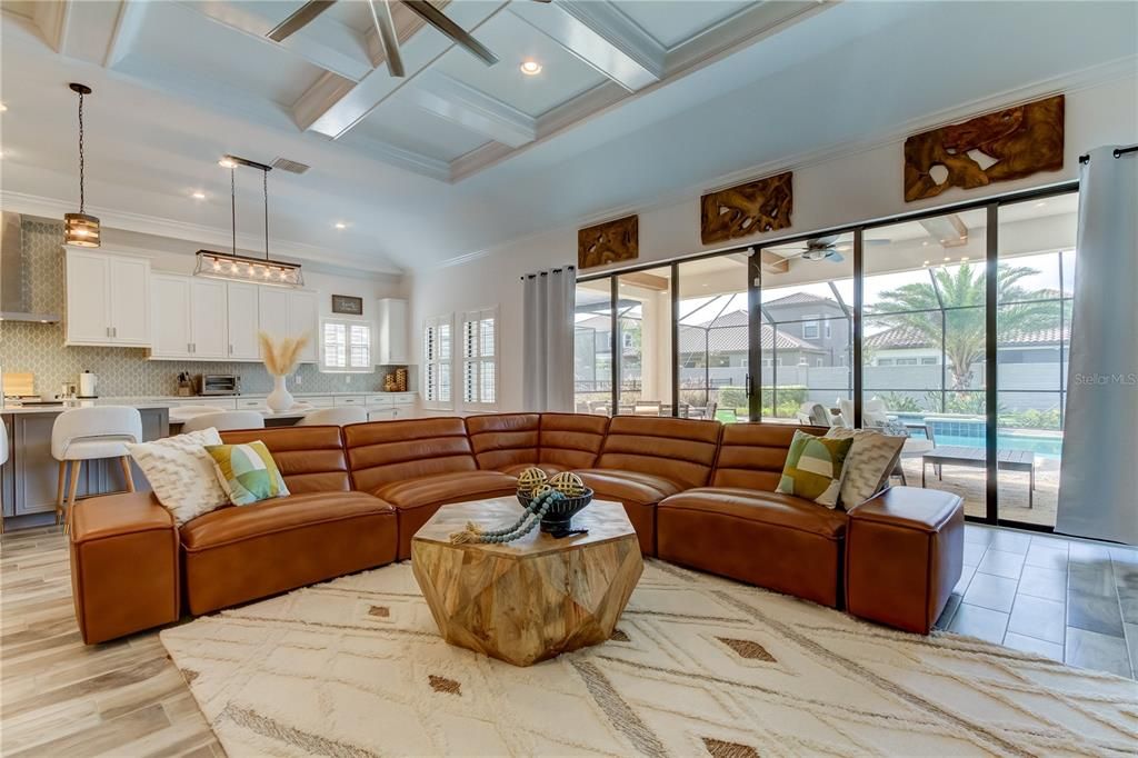 Activo con contrato: $1,229,900 (4 camas, 4 baños, 3138 Pies cuadrados)