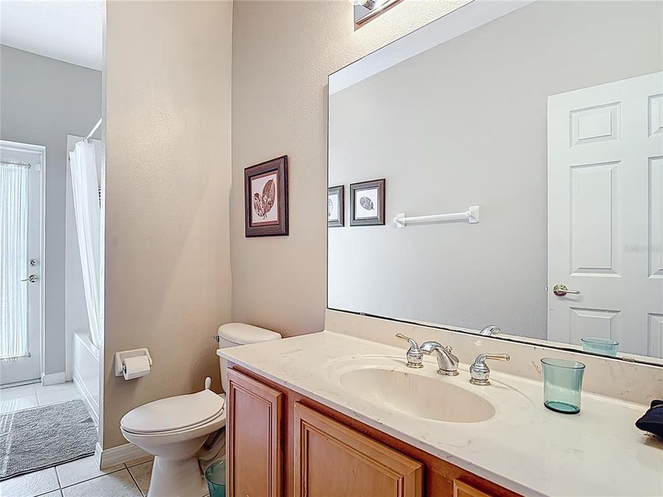 En Venta: $647,000 (4 camas, 3 baños, 2724 Pies cuadrados)