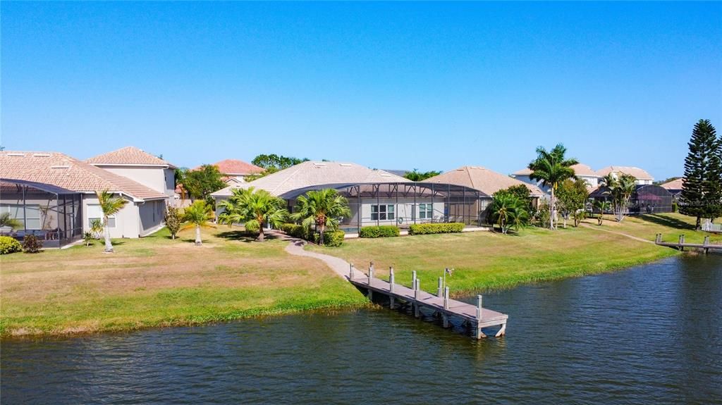 En Venta: $647,000 (4 camas, 3 baños, 2724 Pies cuadrados)