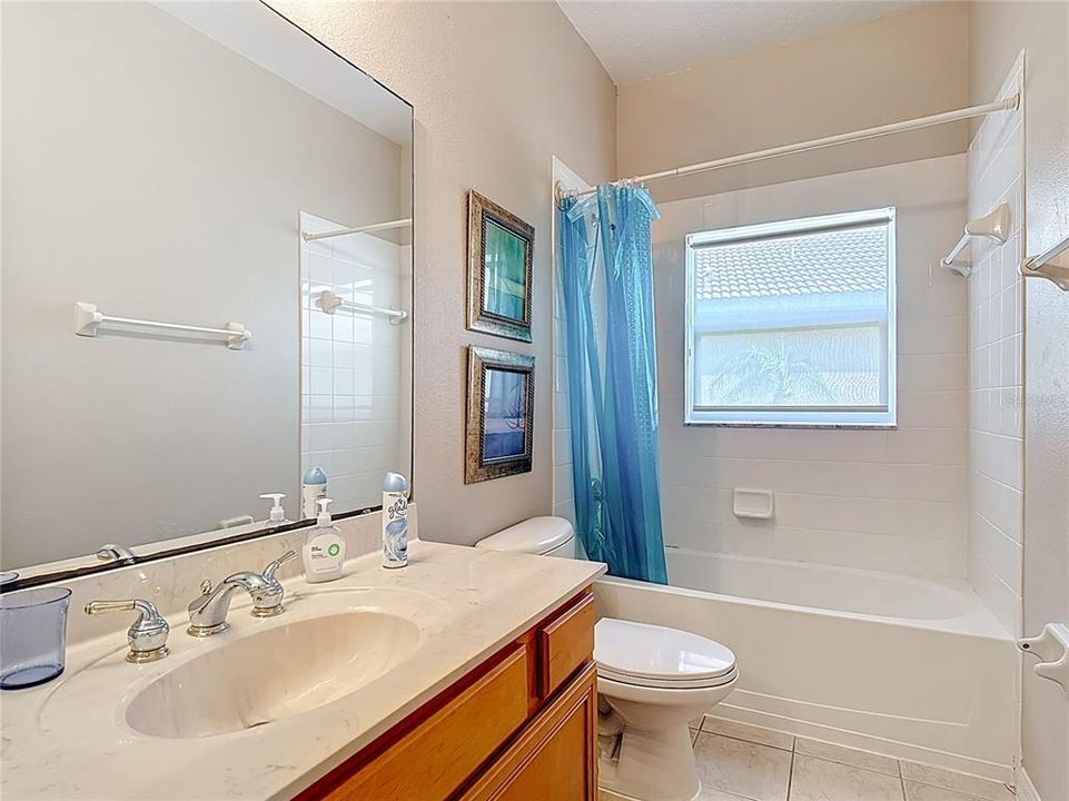 En Venta: $647,000 (4 camas, 3 baños, 2724 Pies cuadrados)